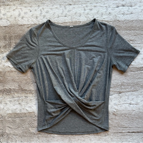 Lululemon Crescent Tee Silver in Heathered Black - Picture 3 of 10